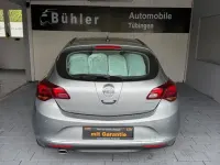 Gebraucht Opel Astra Exklusiv 140 PS (102 kW) 2015 Silber Limousine