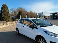 Gebraucht Ford Fiesta 60 PS (44 kW) 2013 Weiß Kleinwagen