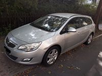 Gebraucht Opel Astra Edition 160 PS (117 kW) 2011 Silber metallic Kombi