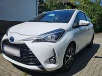 Gebraucht Toyota Yaris Hybrid Team 101 PS (74 kW) 2018 Weiß Kleinwagen