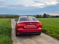 Gebraucht Jaguar XE Prestige 179 PS (131 kW) 2016 Rot Limousine