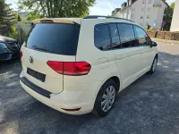 Gebraucht VW Touran 110 PS (80 kW) 2018 Gelb Van / Kleinbus