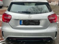Gebraucht Mercedes A180 122 PS (89 kW) 2013 Silber Limousine