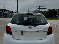 Gebraucht Toyota Yaris 90 PS (66 kW) 2015 Weiß Kleinwagen