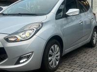 Gebraucht Hyundai ix20 2011 Silber Kleinwagen