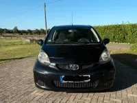 Gebraucht Toyota Aygo 68 PS (50 kW) 2011 Schwarz Kleinwagen