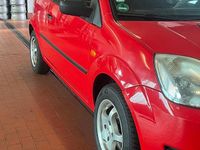 Gebraucht Ford Fiesta 60 PS (44 kW) 2005 Rot Kleinwagen
