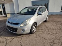 Gebraucht Hyundai i20 Comfort 77 PS (56 kW) 2009 Silber Kleinwagen
