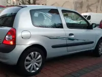 Używany Renault Clio II Authentique 58 KM (42 kW) 2003 Srebrny Sedan/Limuzyna
