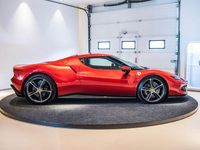 Gebraucht Ferrari 296 829 PS (609 kW) 2023 Rot