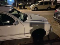 Gebraucht Mercedes E200 Elegance 136 PS (100 kW) 2000 Weiß Limousine