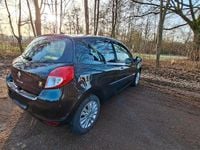 Gebraucht Renault Clio II 74 PS (54 kW) 2011 Schwarz Limousine