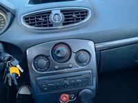 Gebraucht Renault Clio IV 75 PS (55 kW) 2013 Rot Limousine