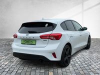 Gebraucht Ford Focus Trend 101 PS (74 kW) 2018 Frostweiß Limousine