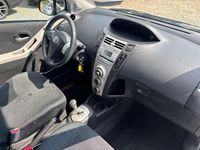 Gebraucht Toyota Yaris Sol 87 PS (63 kW) 2007 Silber Limousine