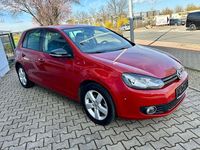 Gebraucht VW Golf VI Team 105 PS (77 kW) 2010 Rot Kleinwagen