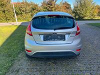 Gebraucht Ford Fiesta Titanium 82 PS (60 kW) 2010 Silber Kleinwagen