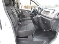 Gebraucht Renault Trafic Komfort 121 PS (88 kW) 2017 Weiß Van / Kleinbus