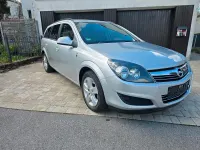 Używany Opel Astra Edition 110 KM (80 kW) 2011 Srebrny Kombi
