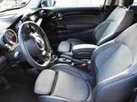 Gebraucht Mini Cooper Classic 136 PS (100 kW) 2022 Weiß Kleinwagen