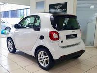 Gebraucht Smart ForTwo Coupé 60 kW (82 PS) 2021 Liquid paper Coupé
