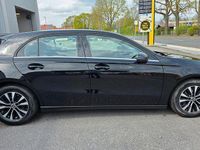 Gebraucht Mercedes A180 116 PS (85 kW) 2021 Schwarz Limousine