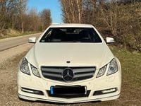 Gebraucht Mercedes E220 170 PS (125 kW) 2012 Calcitweiss  unilack Coupé