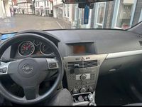 Gebraucht Opel Astra 90 PS (66 kW) 2005 Schwarz Limousine