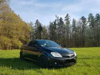 Używany Opel Tigra 125 KM (91 kW) 2005 Czarny Kabriolet