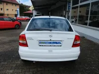 Gebraucht Opel Astra 90 PS (66 kW) 2010 Weiß Limousine