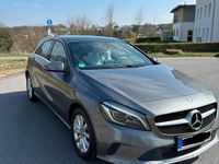 Gebraucht Mercedes A160 102 PS (75 kW) 2016 Grau Limousine