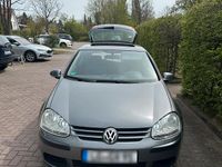 Second-hand VW Golf 75 CP (55 kW) 2005 Gri Coupe