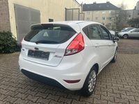 Gebraucht Ford Fiesta Trend 75 PS (55 kW) 2013 Weiß Limousine