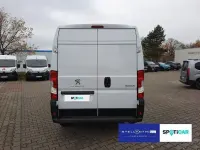 Gebraucht Peugeot Boxer 140 PS (102 kW) 2023 Weiß Van