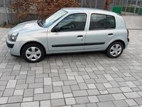 Gebraucht Renault Clio II 75 PS (55 kW) 2003 Silber Kleinwagen