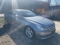 Gebraucht Mercedes E200 Avantgarde 184 PS (135 kW) 2010 Iridiumsilber met. Coupé