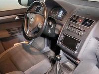 Gebraucht VW Touran 140 PS (102 kW) 2012 Grau Van / Kleinbus