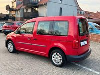 Gebraucht VW Caddy Trendline 102 PS (75 kW) 2017 Rot Van / Kleinbus