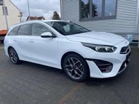 Gebraucht Kia Ceed Sportswagon Inspiration 105 PS (77 kW) 2022 (wd) cararraweiss Kombi