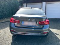 Gebraucht BMW 318 150 PS (110 kW) 2016 Grau Limousine