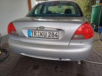 Gebraucht Ford Mondeo Ghia 131 PS (96 kW) 1997 Silber Limousine