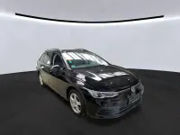 Gebraucht VW Golf VIII Life 150 PS (110 kW) 2022 Deep black perleffekt Kombi