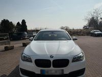 Gebraucht BMW 530 258 PS (189 kW) 2014 Weiß Limousine
