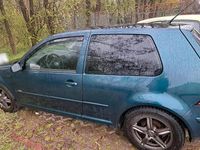 Second-hand VW Golf IV 2003 Verde Hatchback