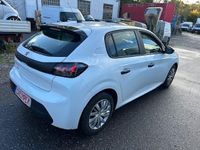 Gebraucht Peugeot 208 102 PS (75 kW) 2021 Weiß Kleinwagen