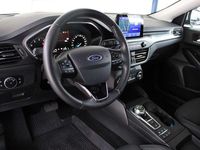 Gebraucht Ford Focus Active 125 PS (91 kW) 2019 Metropolisweiß metallic Kombi