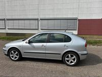 Usado Seat Leon 105 HP (77 kW) 2004 Prateado Citadino