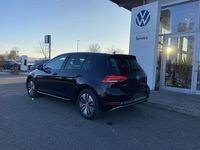 Gebraucht VW Golf Active 100 kW (136 PS) 2020 Schwarz Limousine