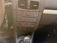 Gebraucht Renault Clio II 98 PS (72 kW) 2003 Schwarz Kleinwagen