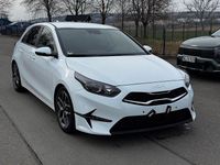 Gebraucht Kia Ceed Vision 160 PS (117 kW) 2022 Weiß Kleinwagen